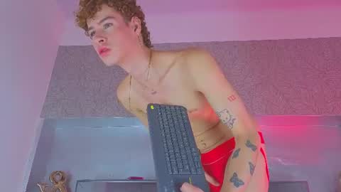 lancelot_grey online show from June 14, 1:24 am