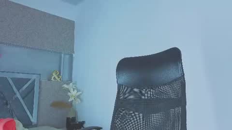 lancelot_grey online show from June 14, 9:01 pm