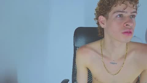 lancelot_grey online show from June 15, 9:46 pm