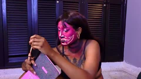 LANEMUGLER online show from August 8, 6:52 pm
