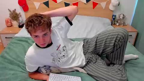 lanny_fandi online show from August 12, 1:35 pm