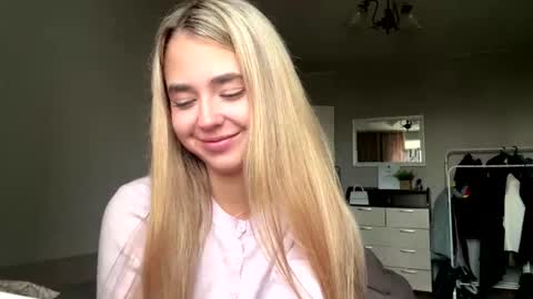 Nora online show from July 15, 2:51 pm