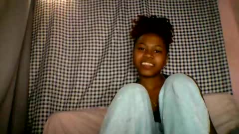 lara_belle online show from August 12, 5:54 am