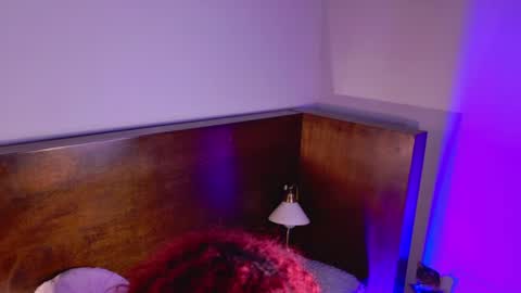 lara_curly online show from August 12, 2:30 pm