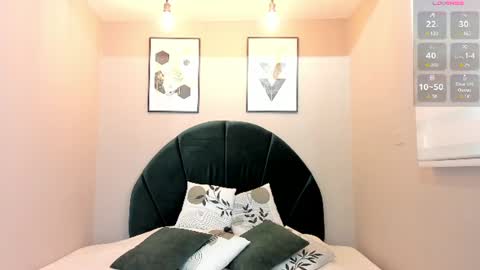      700  200   online show from August 13, 1:14 pm