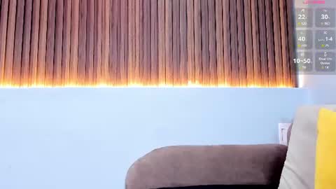      700  200   online show from August 14, 2:32 pm