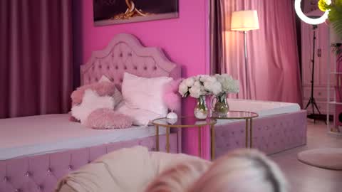 LaraBrynn online show from August 10, 2:02 am