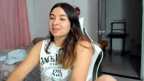 Lara online show from August 4, 11:46 pm