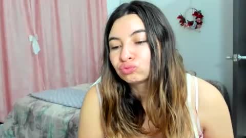 Lara online show from August 6, 1:37 am