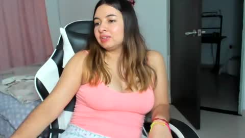 Lara online show from August 7, 2:11 am
