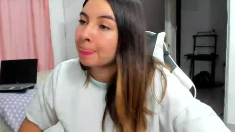 Lara online show from August 12, 1:41 am