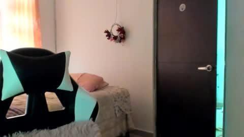 Lara online show from August 12, 10:34 pm