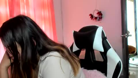 Lara online show from August 13, 10:24 pm