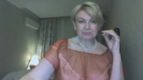 laramrs online show from April 27, 9:04 pm