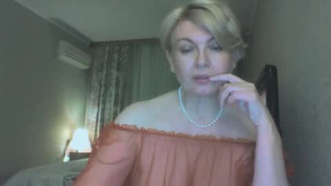 laramrs online show from April 27, 9:36 pm