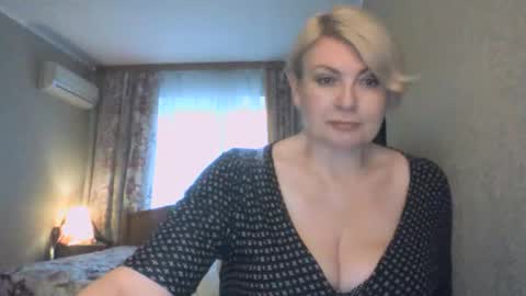 laramrs online show from May 16, 6:19 pm