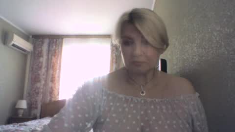 laramrs online show from June 19, 4:07 pm