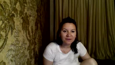 LaraSwity online show from August 6, 9:25 pm