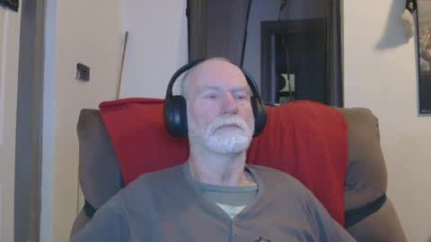 Larbie online show from August 9, 10:22 pm