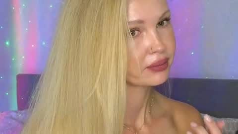 Larine online show from August 3, 2:40 am