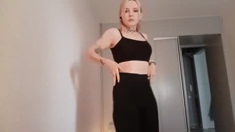 larisadelacerda online show from August 14, 2:43 pm
