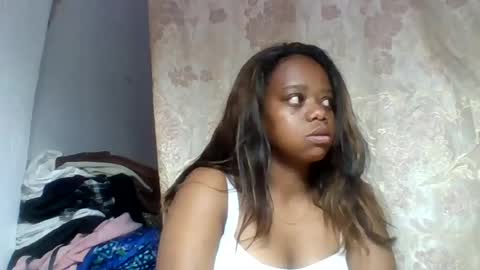 larissa645771 online show from August 12, 6:10 pm