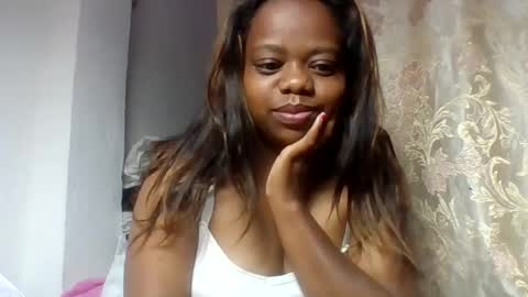 larissa645771 online show from August 12, 8:00 pm