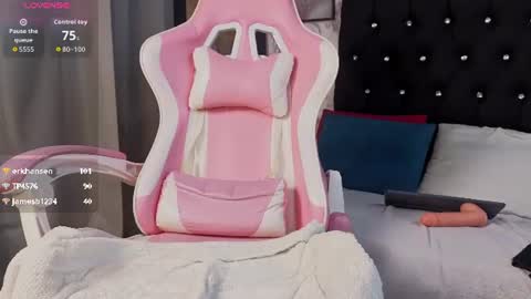larissa_antonella online show from August 12, 7:33 am