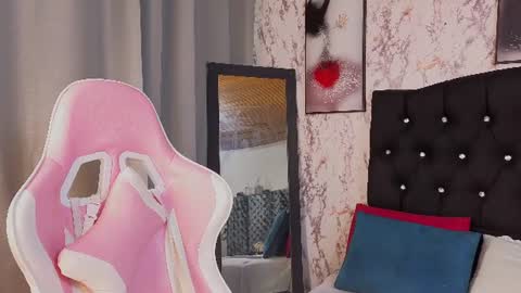 larissa_antonella online show from August 15, 6:06 am