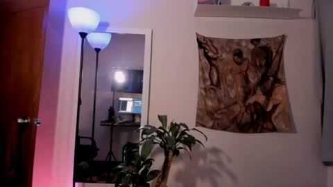 larry_stewart online show from August 1, 11:33 pm