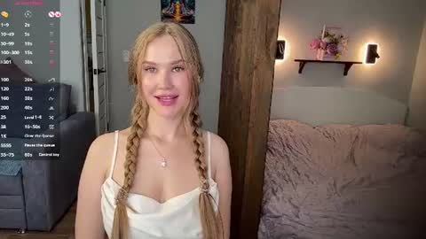 Kiki online show from August 12, 9:55 am