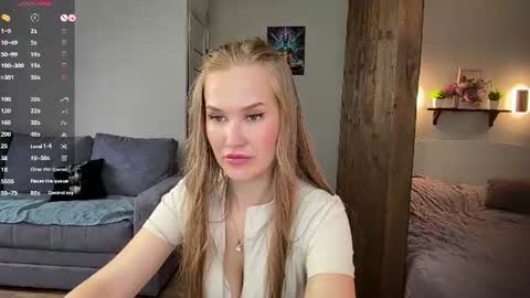 Kiki online show from August 13, 9:23 am