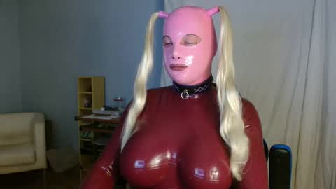 Latex Doll Iris online show from May 15, 9:04 pm