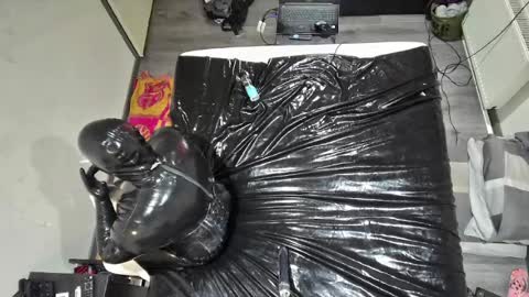 latexboy1986 online show from July 26, 8:41 am