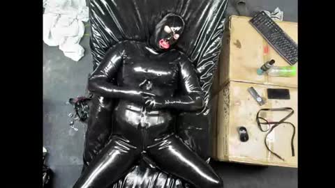 latexboy1986 online show from August 5, 6:39 pm