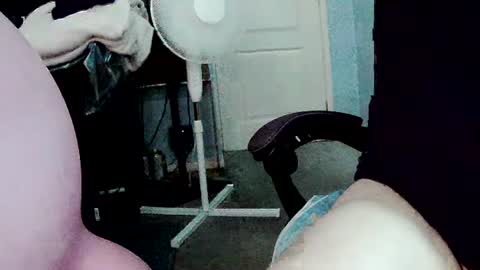 latexchris77 online show from July 20, 5:21 am