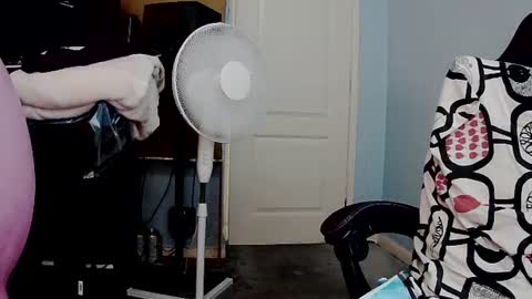 latexchris77 online show from July 25, 9:46 am