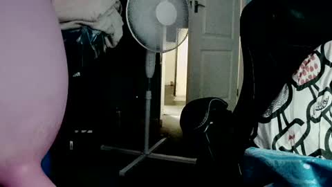 latexchris77 online show from August 4, 6:38 pm