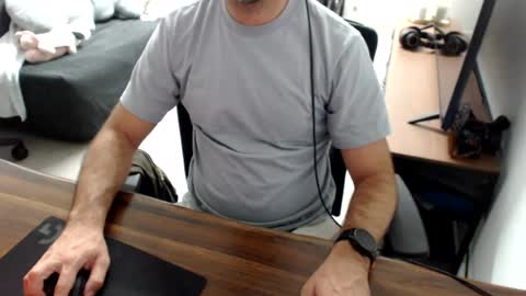 latexdave84 online show from August 1, 3:07 pm