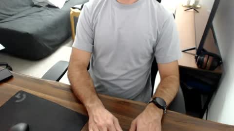 latexdave84 online show from August 14, 9:46 am