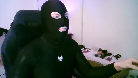 latexminheadroom online show from July 23, 5:21 am