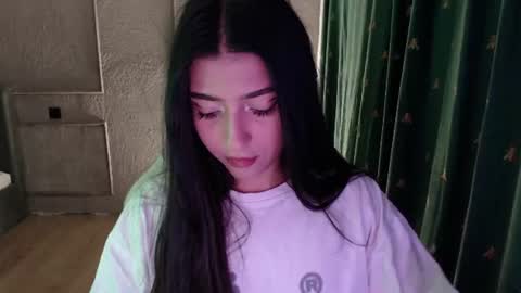 miiiiiiaaaa online show from July 29, 11:45 pm