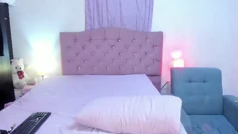 latinabombsheell online show from July 24, 9:01 am