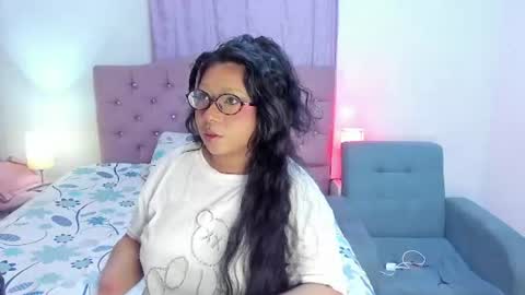 latinabombsheell online show from August 14, 4:05 am