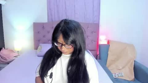 latinabombsheell online show from August 18, 5:35 am