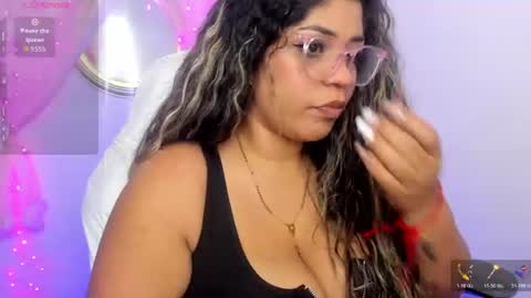 latinamav22 online show from August 11, 4:03 am