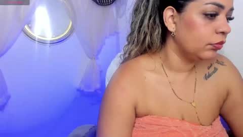 latinamav22 online show from August 14, 2:15 am