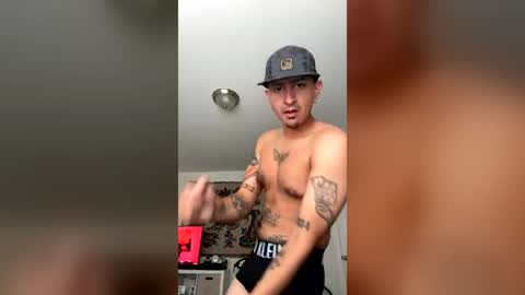 latinguy165 online show from July 1, 5:03 pm