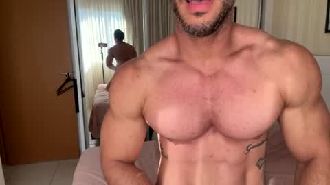 latino_rodri online show from July 28, 12:33 pm