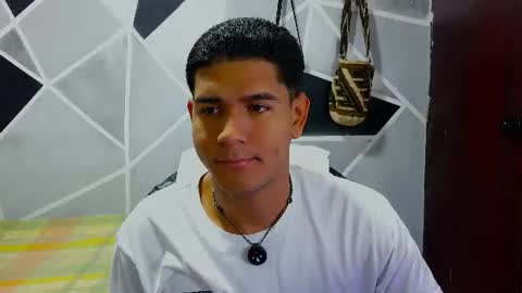 latinohotboy_ online show from June 16, 12:14 pm